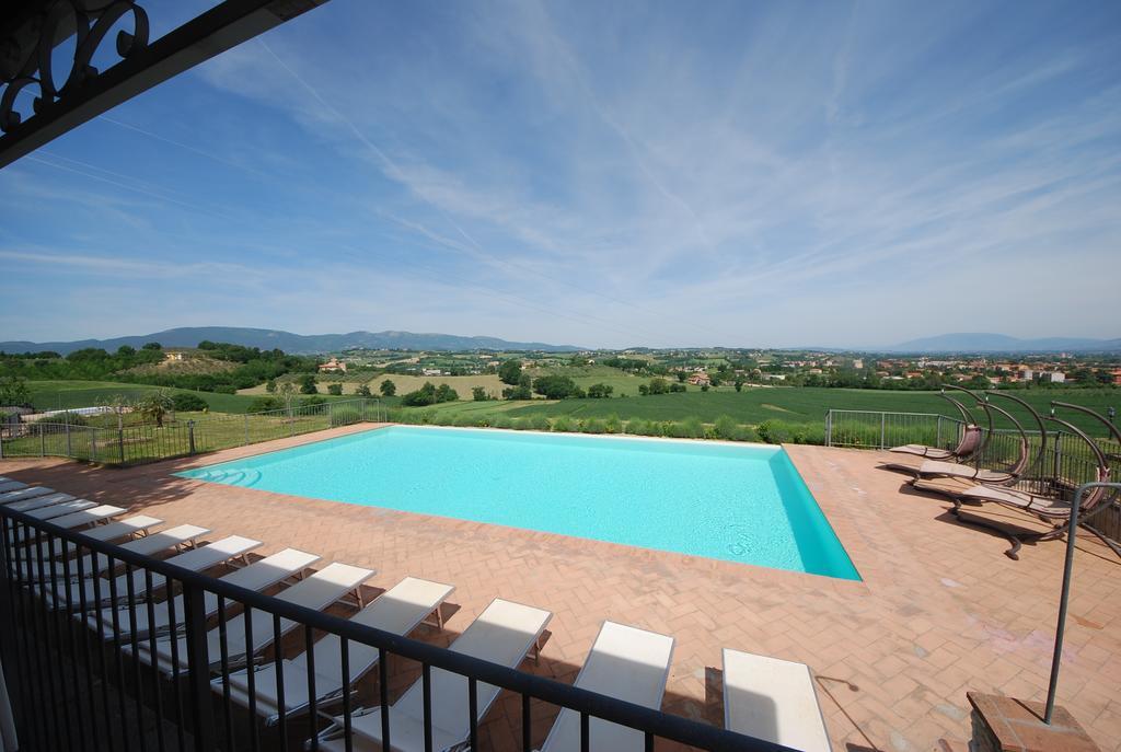 Penzion Spoleto By The Pool Exteriér fotografie